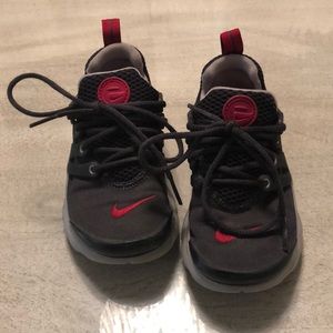 Nike boys prestos sneakers